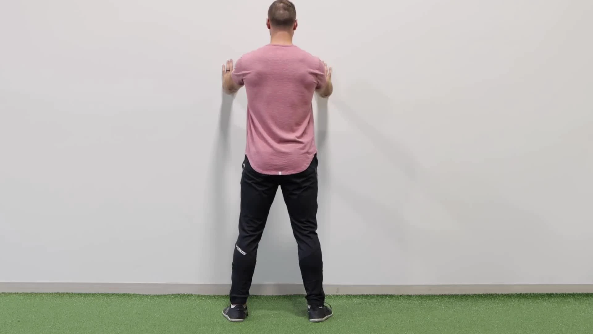 Упражнения для плечевых суставов, которые избавят от боли и скованности -  Лайфхакер