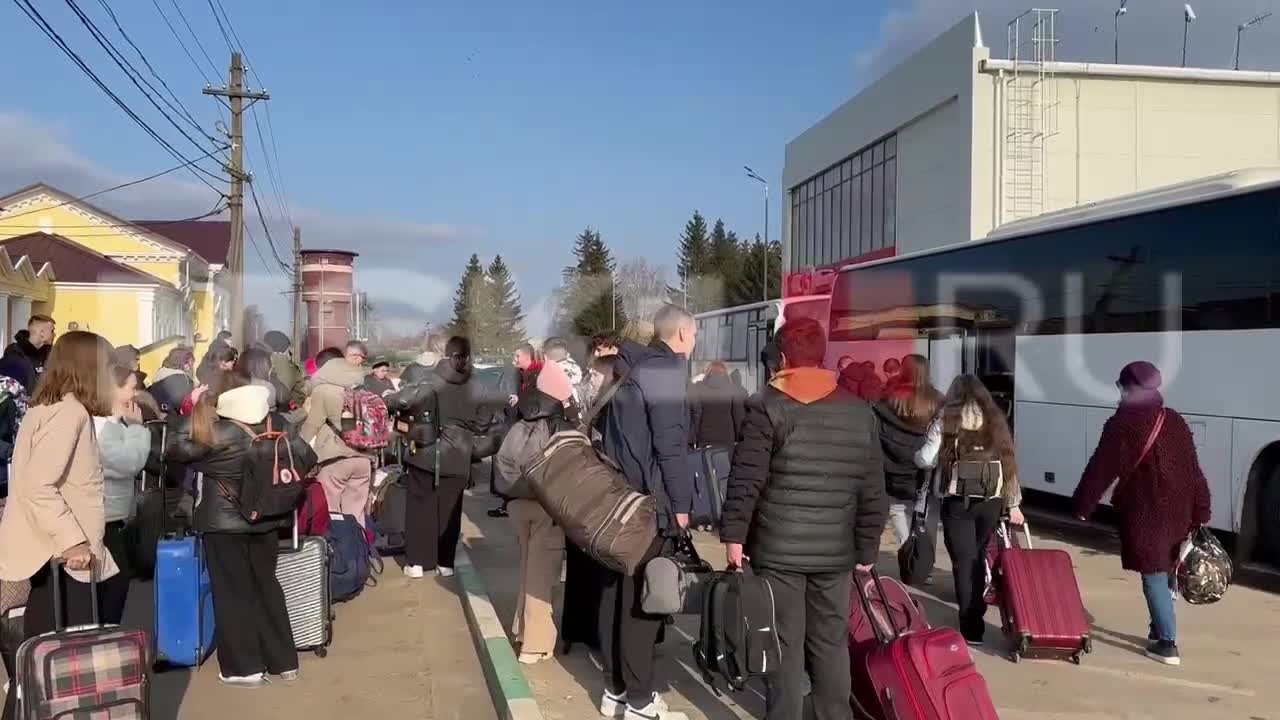 В Белгородской области продолжается эвакуация детей: фото, подробности, что  известно и последние новости об эвакуации школьников в детские лагеря,  обстановка в прифронтовом регионе - 22 марта 2024 - МСК1.ру