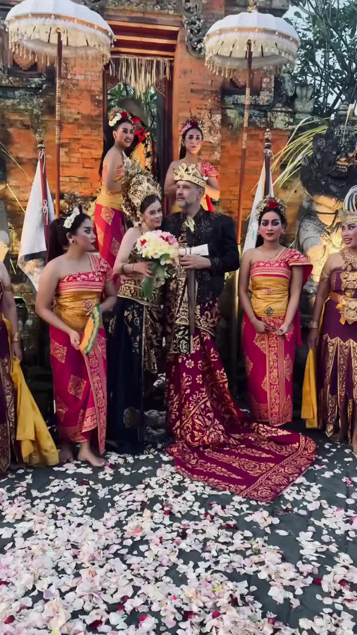 Ұзын өрілген қыздардың порно фотолары