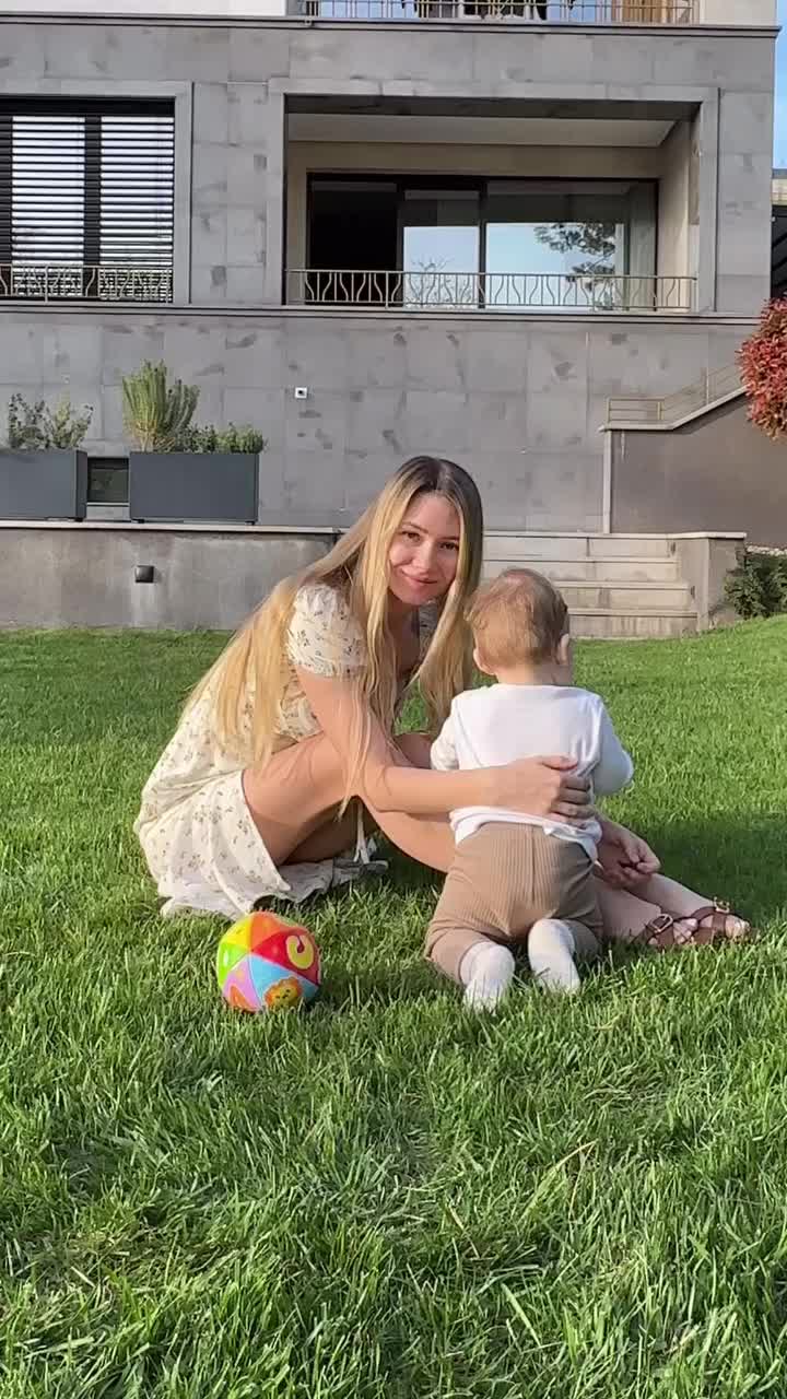 Порно аққұбалар үлкен сиськи және лесбиянки