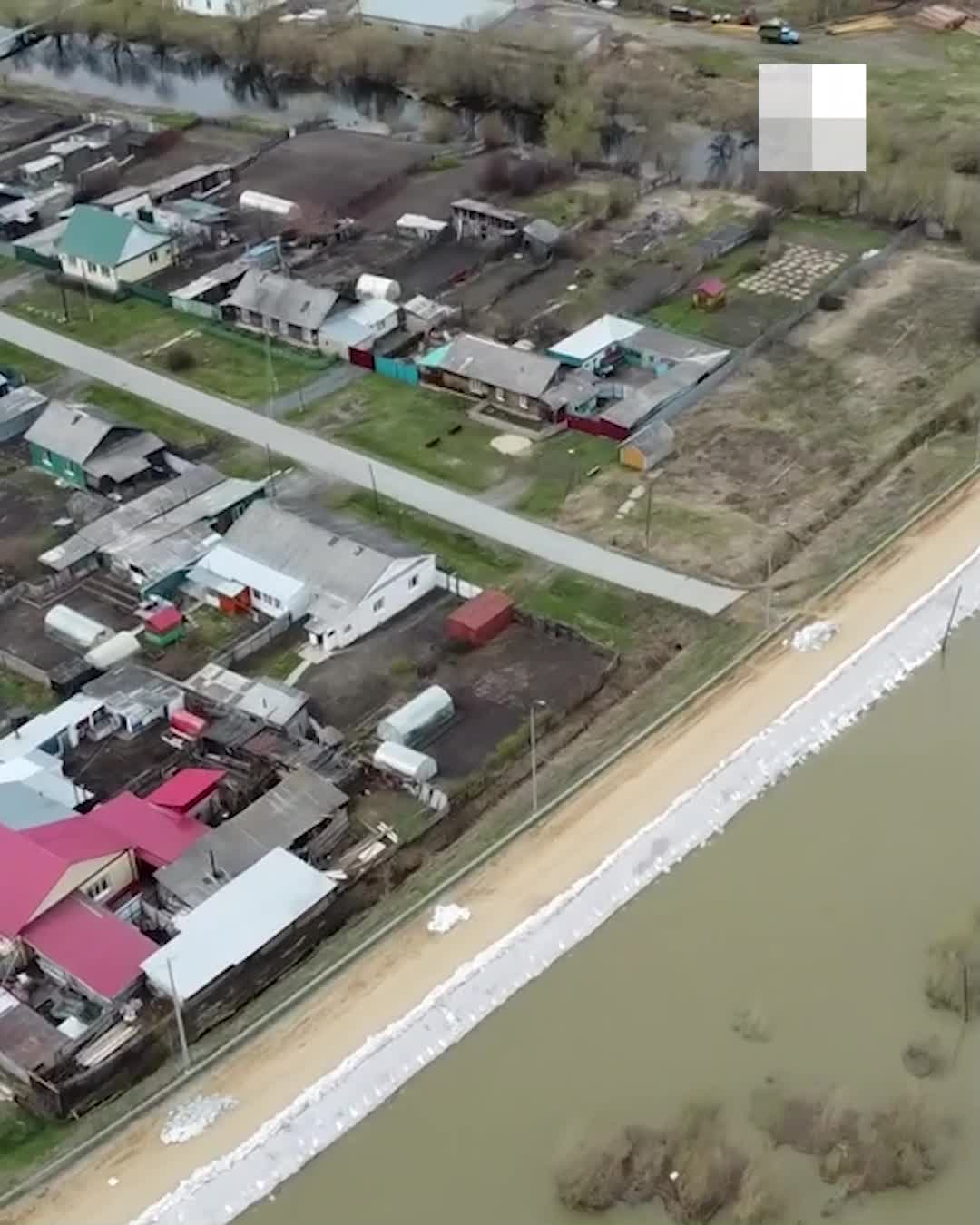 Многокилометровая дамба держит большой напор воды. Завораживающее видео |  72.ру - новости Тюмени