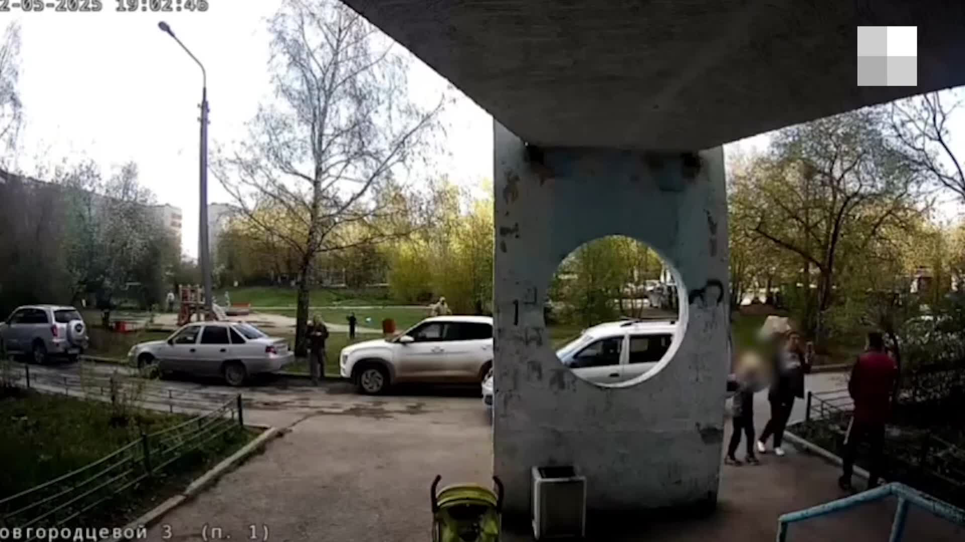 встал на дочку порно На ЖБИ взрослые устроили суровый бой из-за ребенка - 13 мая 2025 | Е1.ру