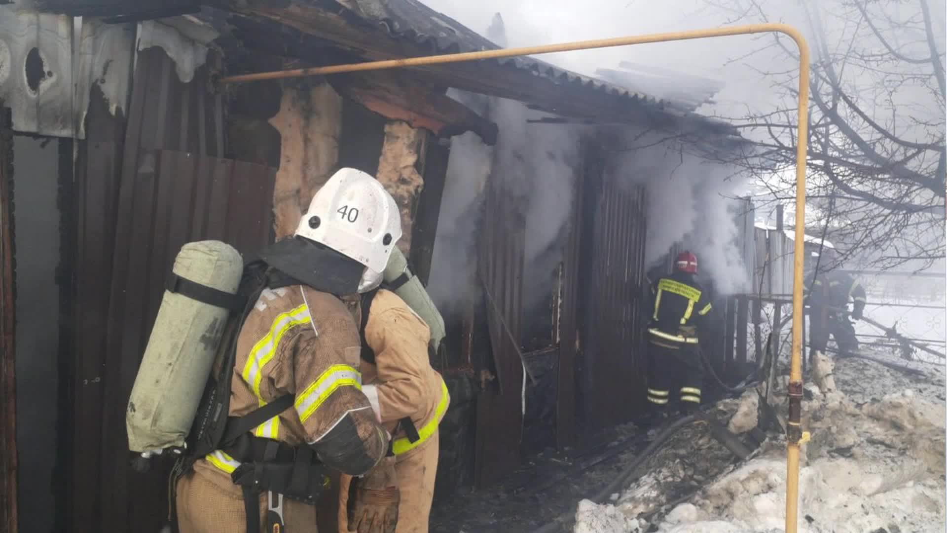 Двое человек погибли в пожаре в селе Салаирка Тюменского района - 16 марта  2023 - 72.ру