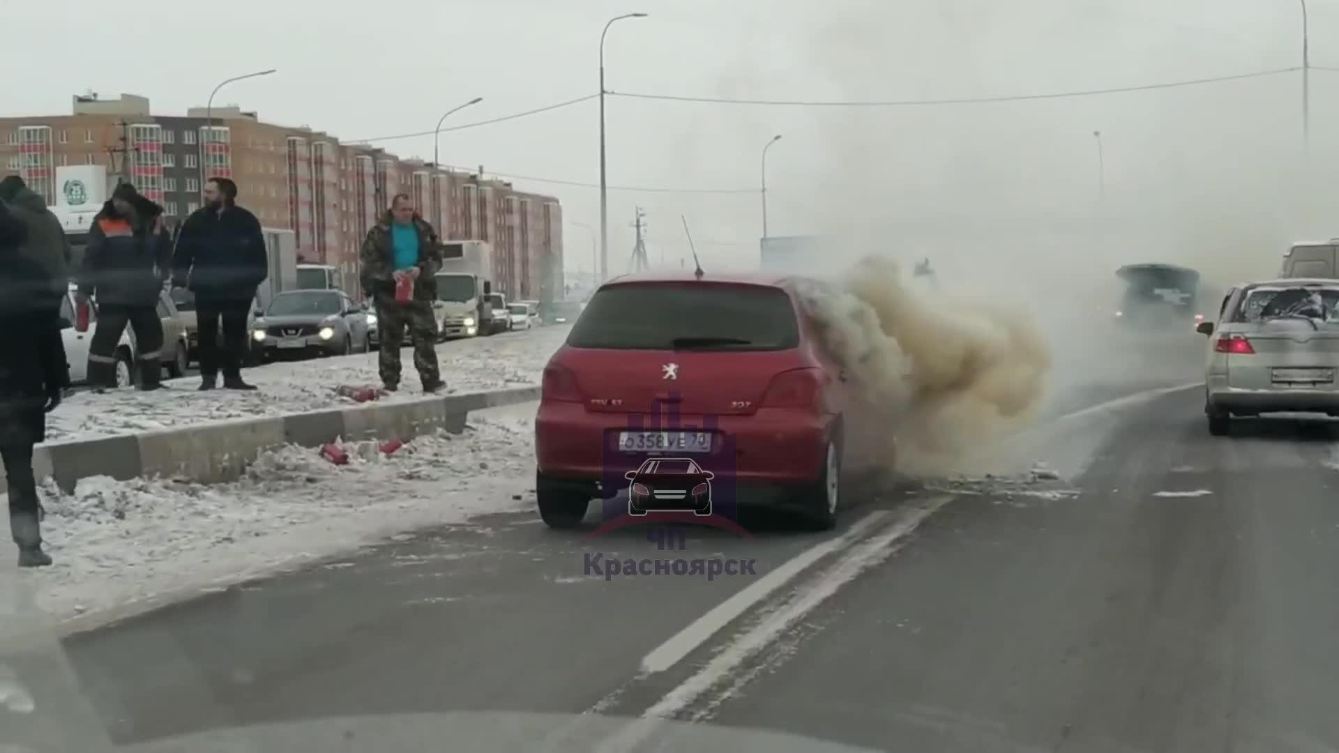 Почему на Северном шоссе в Красноярске загорелась машина 17 января 2023  года - 17 января 2023 - НГС24.ру