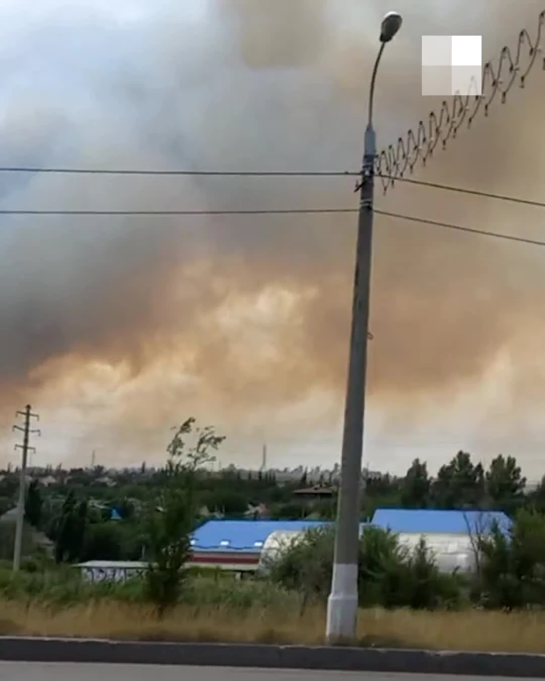 Крупный степной пожар в Волгограде сняли на видео - 11 июля 2022 - V1.ру