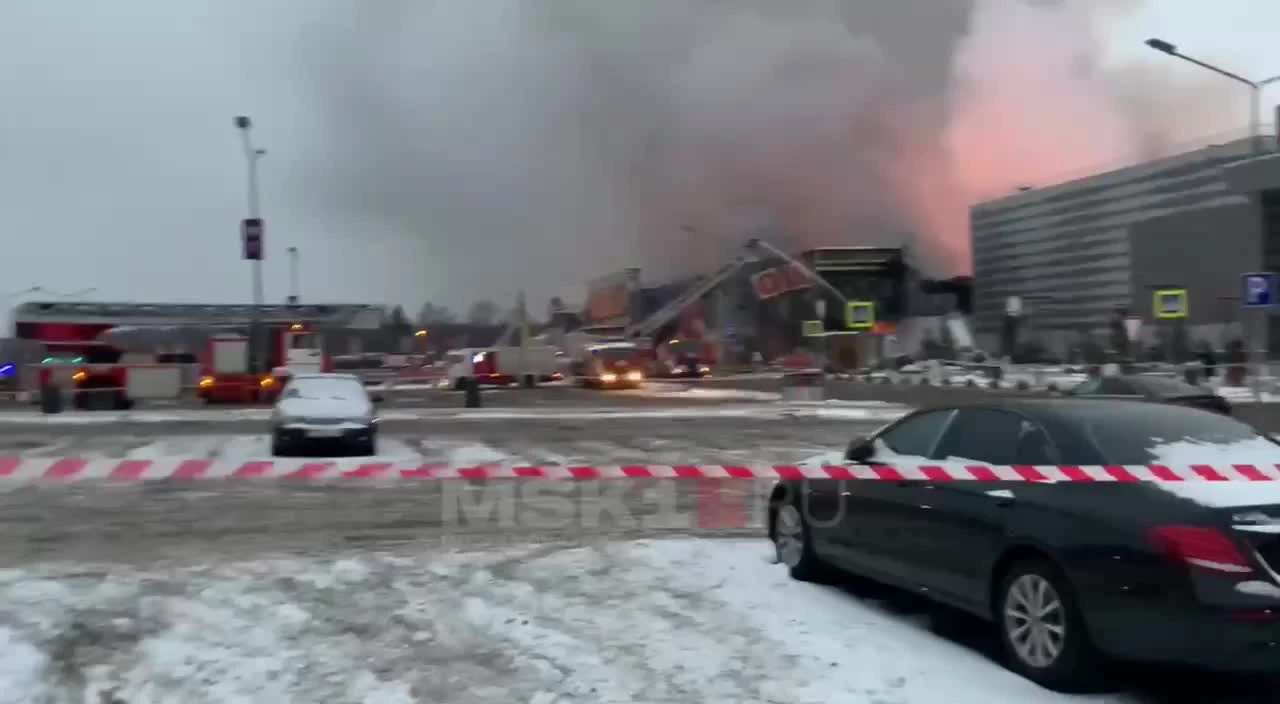 Пожар в ТЦ «МЕГА Химки» площадью 17 тысяч квадратных метров: новости и  взрывы в OBI, фото и видео - 9 декабря 2022 - НГС.ру