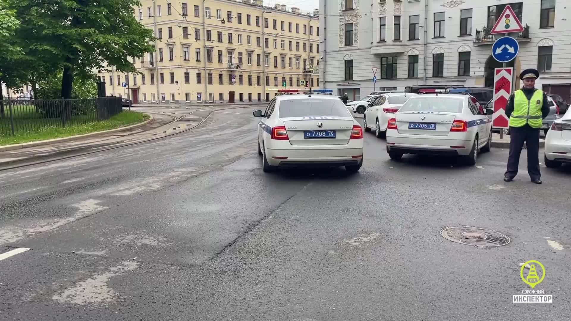 Сотрудники ГИБДД гнались за «Теслой» в Петербурге. Водитель электромобиля  второй отказался от медосвидетельствования — Мегаполис