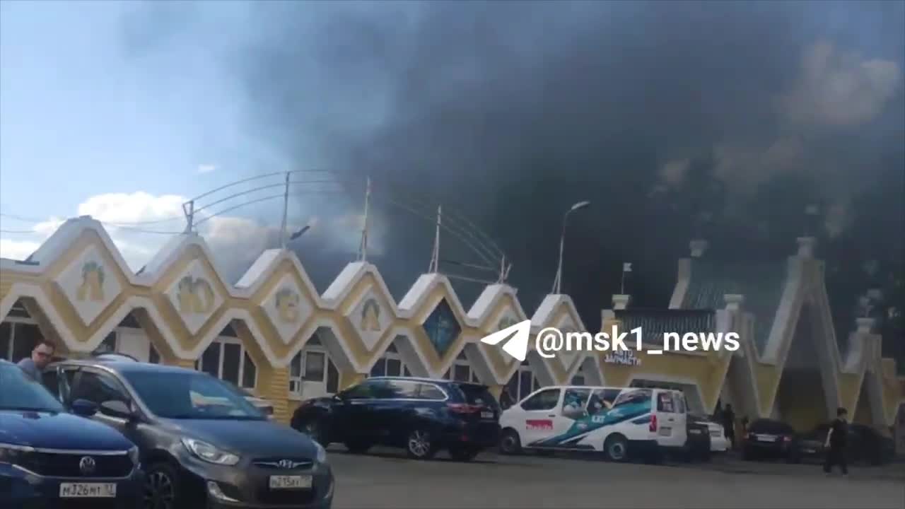 В районе Люблино на юго-востоке Москвы вспыхнул крупный пожар у автоцентра  Авто-ателье на Люблинской улице, 60: пожары в Москве сегодня, возгорания в  Москве сегодня - 6 июля 2024 - МСК1.ру