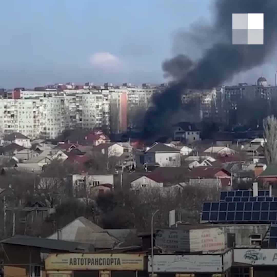 Дым видно за несколько километров: в Волгограде загорелся частный дом - 21  марта 2021 - V1.ру