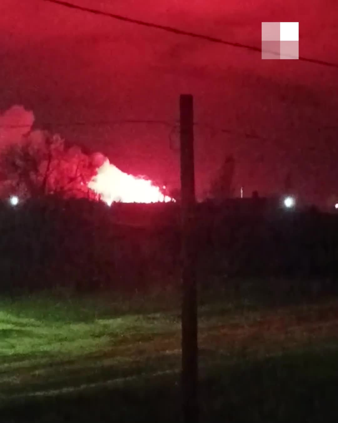 Под Волгоградом грузовой поезд сошел с рельсов и загорелся: всё, что  известно к этому часу - 14 мая 2024 - V1.ру