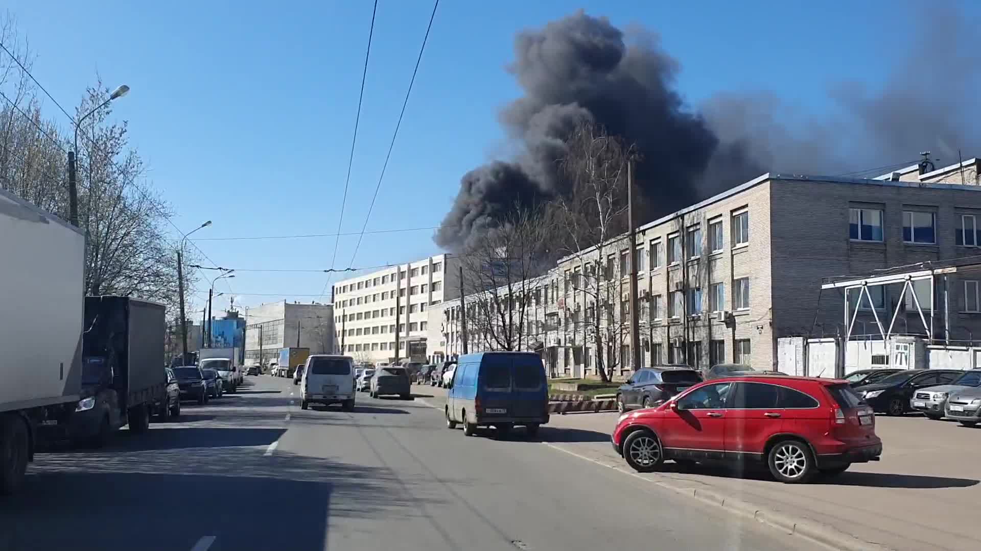 Завод трубной изоляции горит в Невском районе Петербурга — Мегаполис