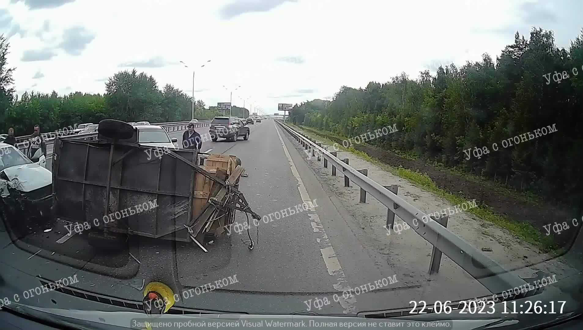 В Уфе две полосы на трассе Уфа — Аэропорт оказались перекрыты из-за ДТП -  22 июня 2023 - УФА1.ру