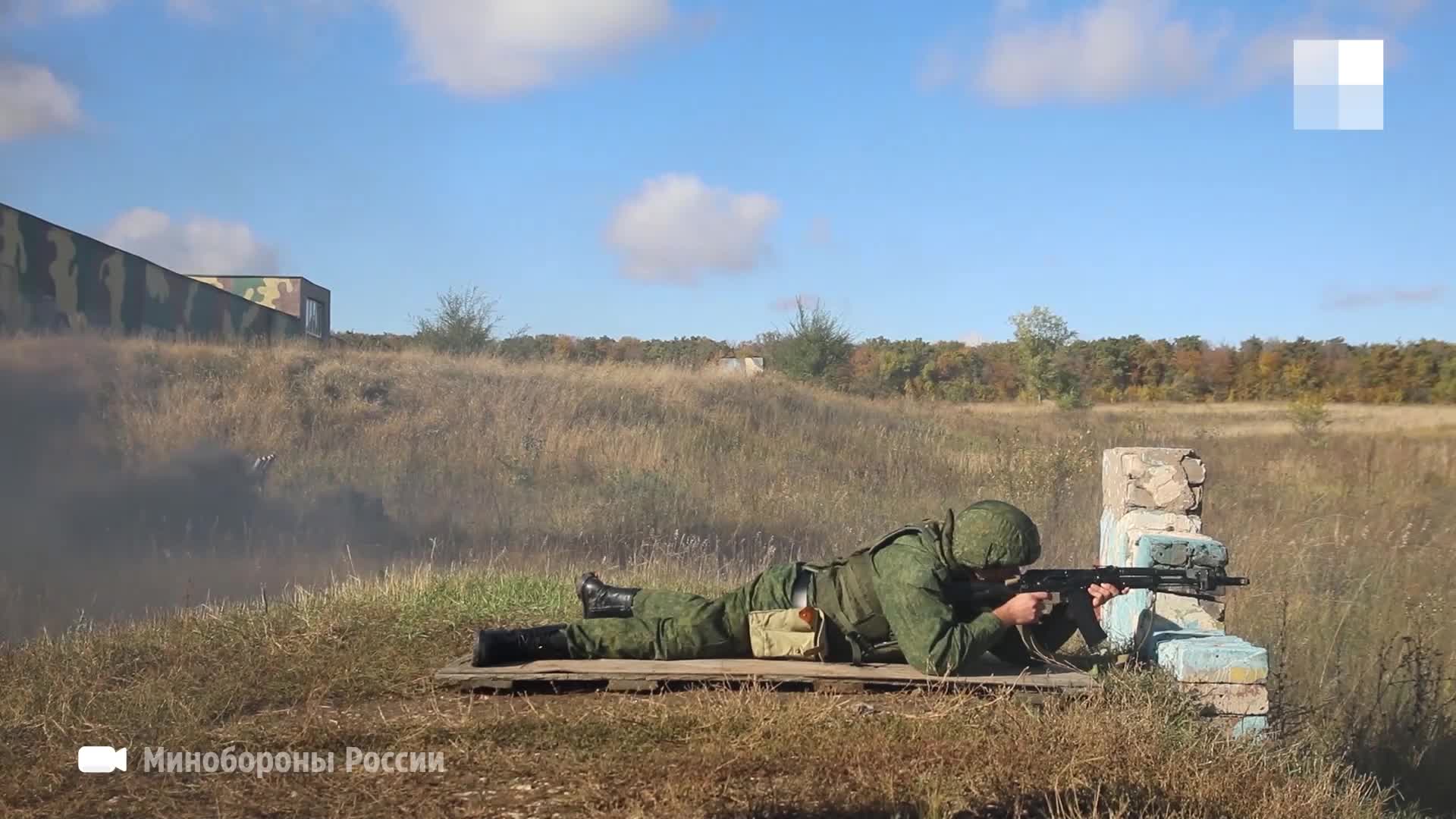 В Самарской области мобилизованные учатся стрелять из автомата 14 октября  2022 года - 14 октября 2022 - 63.ру