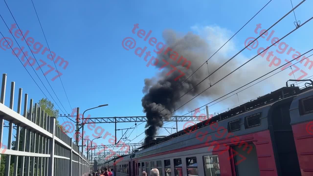 В Солнечногорске загорелась электричка на станции Поварово-1 Ленинградского  направления: онлайн-репортаж, фото, видео, подробности - 22 мая 2024 -  МСК1.ру