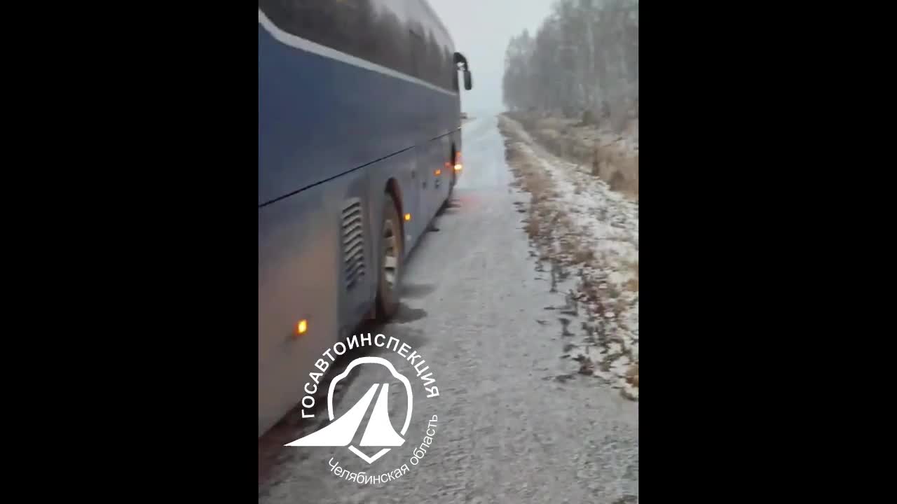 Автобус со школьниками, ездившими на хоккейный матч, сломался на трассе под  Магнитогорском - 23 ноября 2023 - 74.ру