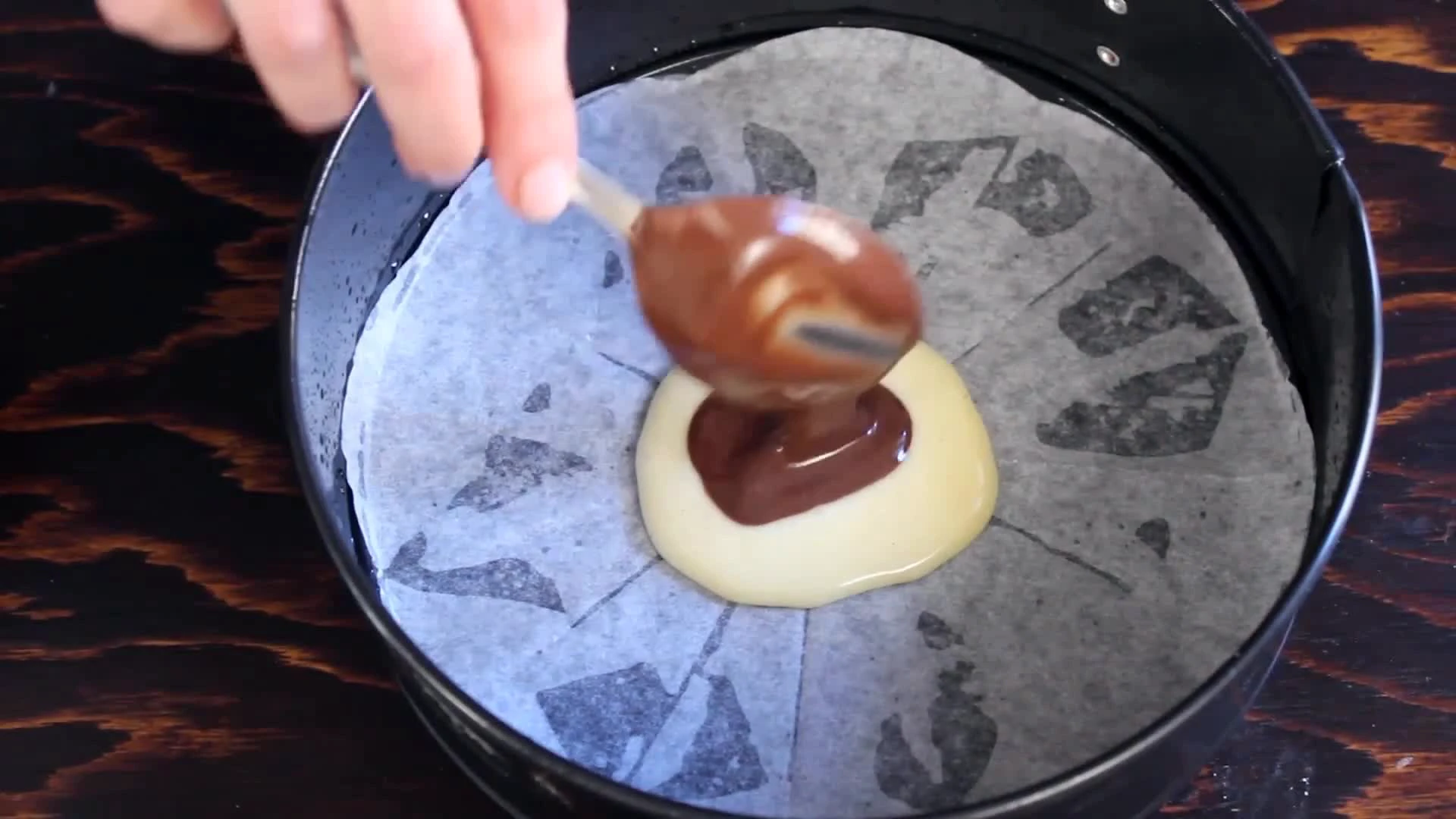 Шоколадный пирог на сметане и кефире с глазурью – пошаговый рецепт приготовления с фото