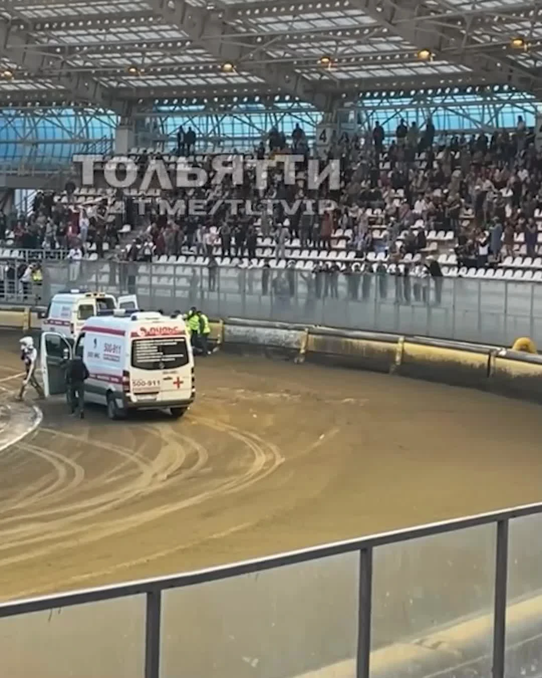 Появилось видео жесткого столкновения гонщиков на стадионе в Тольятти - 18  сентября 2023 - 63.ру