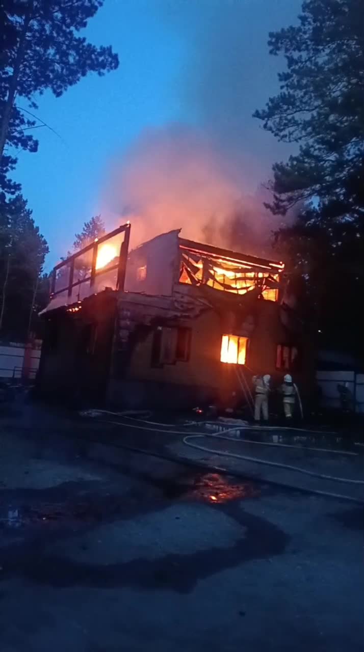 Два дома загорелись в Чите и Читинском районе, один в Антипихе, другой в  поселке Атамановка - 16 марта 2024 - ЧИТА.ру