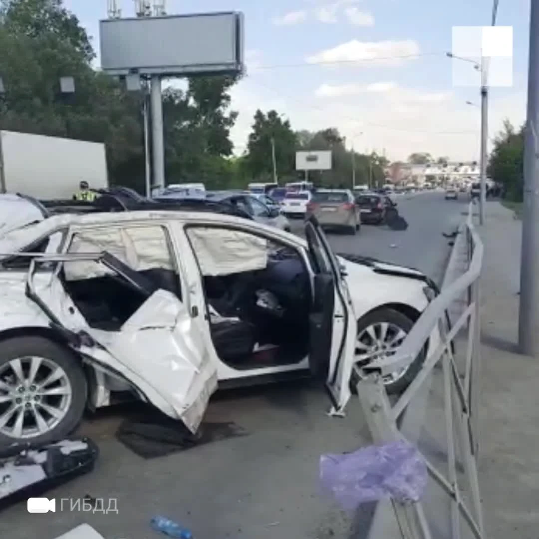 В Новосибирске столкнулись две машины на Большевистской 24 мая 2021 года -  24 мая 2021 - НГС.ру