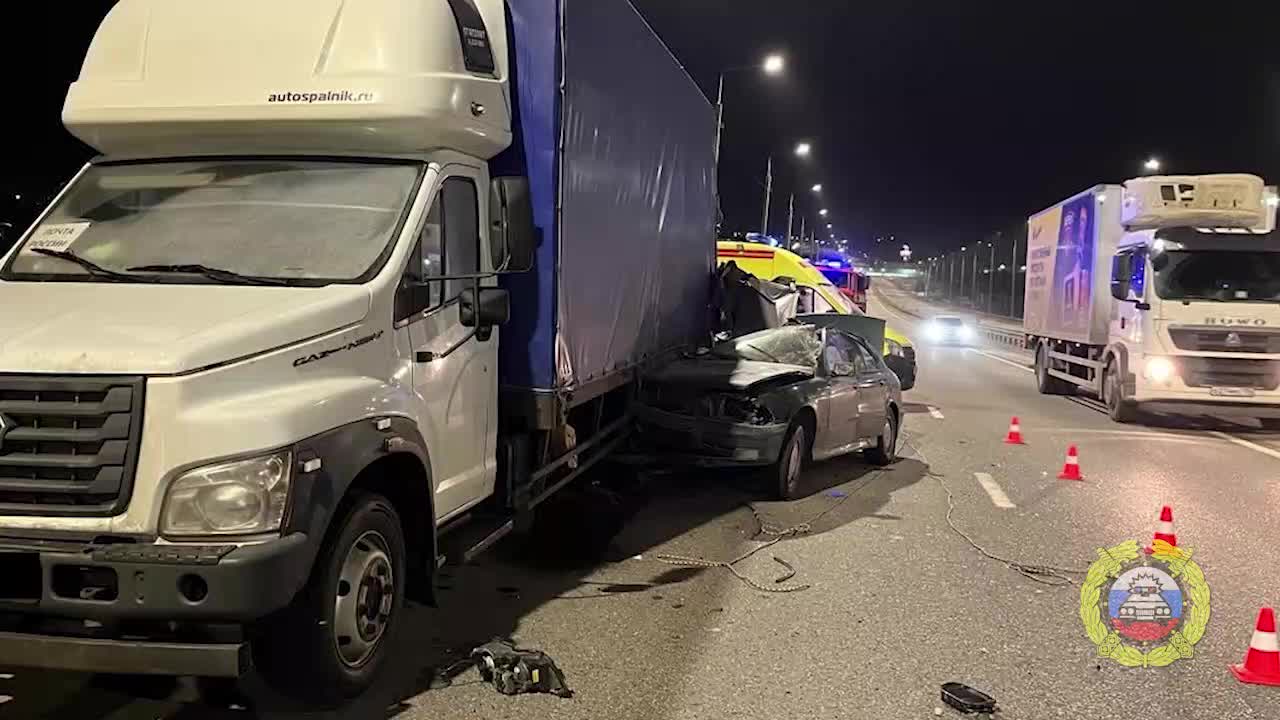 На въезде в Волгоград водитель BMW залетел под «Газель». Один человек погиб  | V1.ру - новости Волгограда