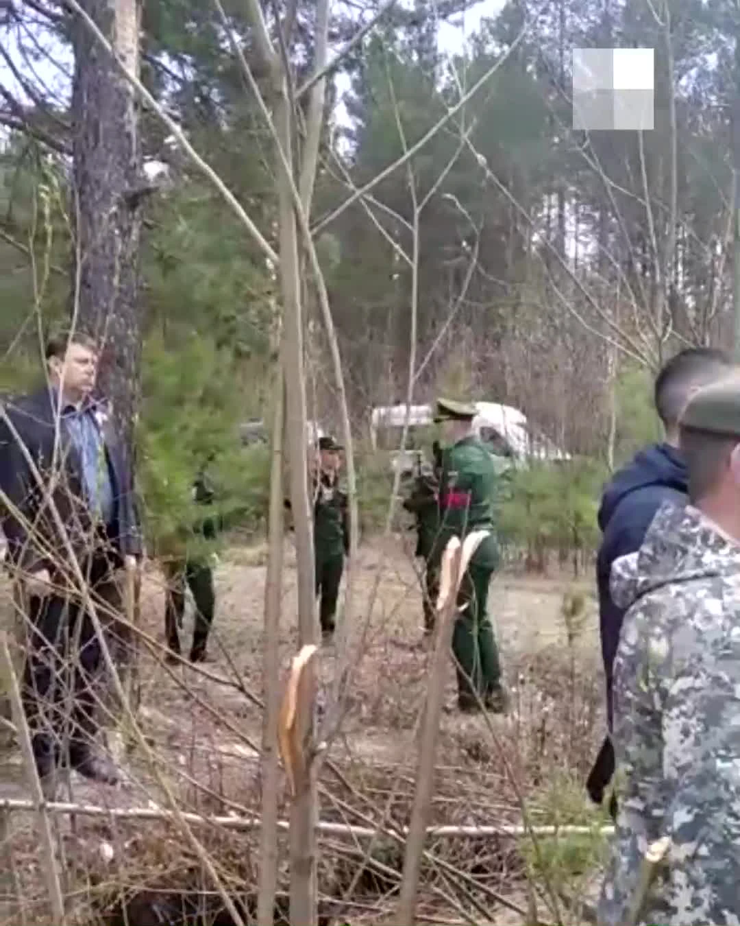 На Урале в поселке Лобва похоронили молодого военного Александра Черезова.  Он погиб во время спецоперации на Украине - 11 мая 2022 - Е1.ру