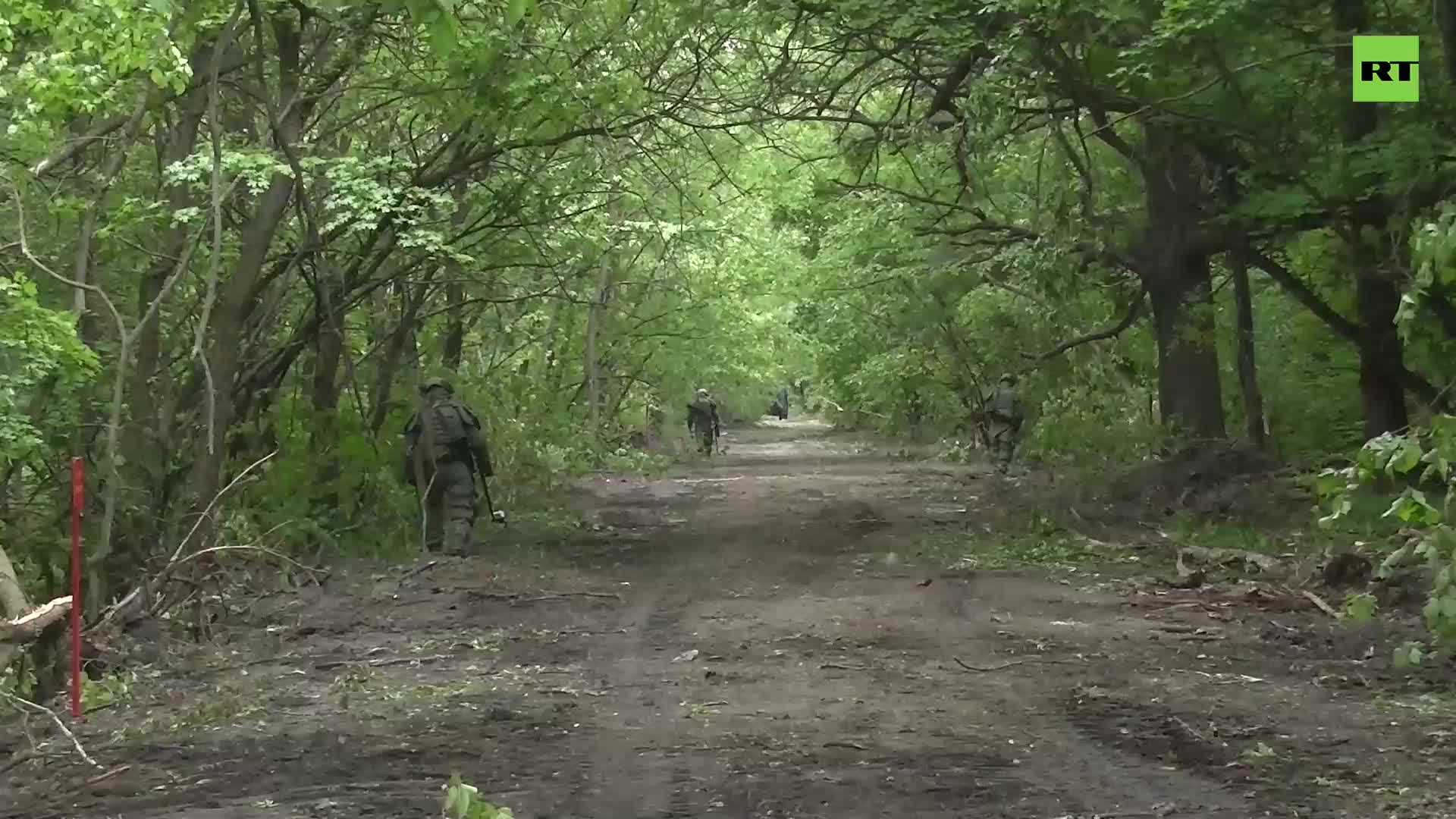 Видео работы комплекса разминирования «Уран-6» в ЛНР — РТ на русском