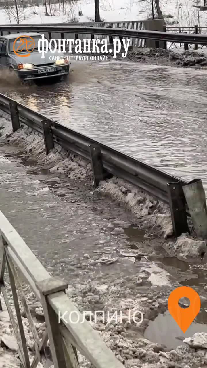 На дорогах вокруг Петербурга вода и гололед - 17 февраля 2024 - ФОНТАНКА.ру