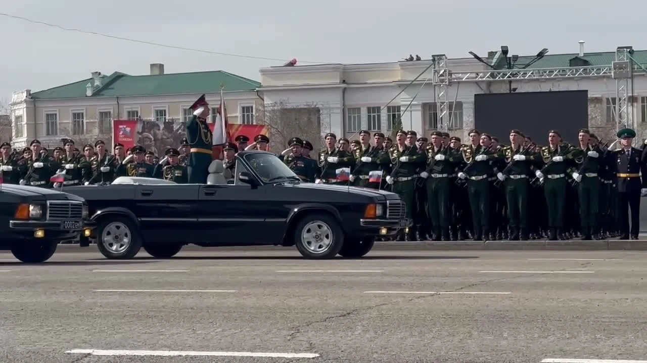 Парад Победы начался на площади Ленина в Чите - 9 мая 2024 - ЧИТА.ру