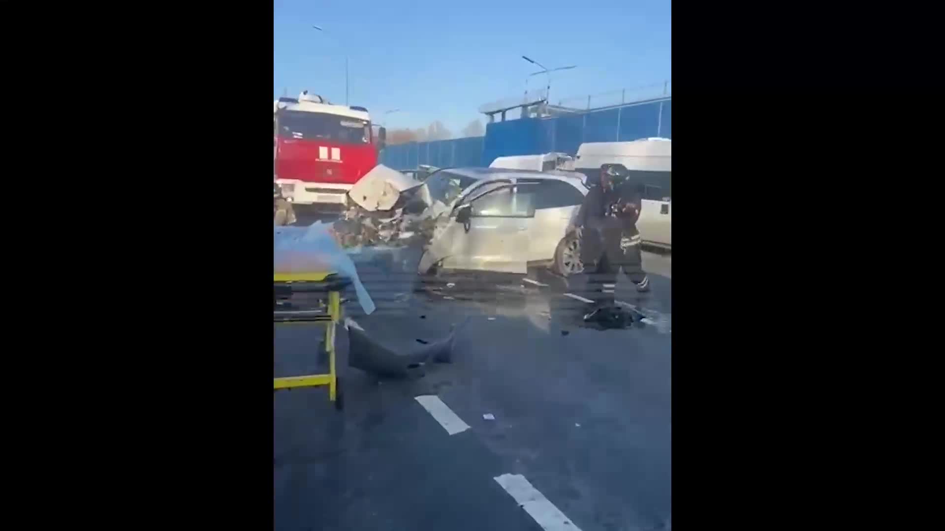 Появилось видео массового ДТП с участием машины скорой помощи и Porsche в  Москве Блокнот.