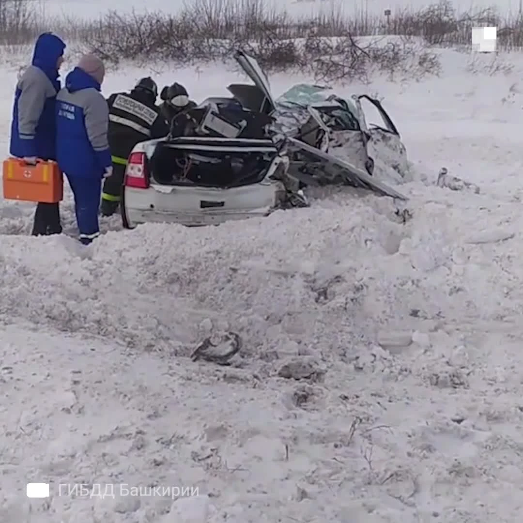 В Башкирии столкнулись «Лада-Приора» и грузовик DAF. Погибли мама, двое ее  сыновей и племянница 16 января 2021 год - 16 января 2021 - УФА1.ру