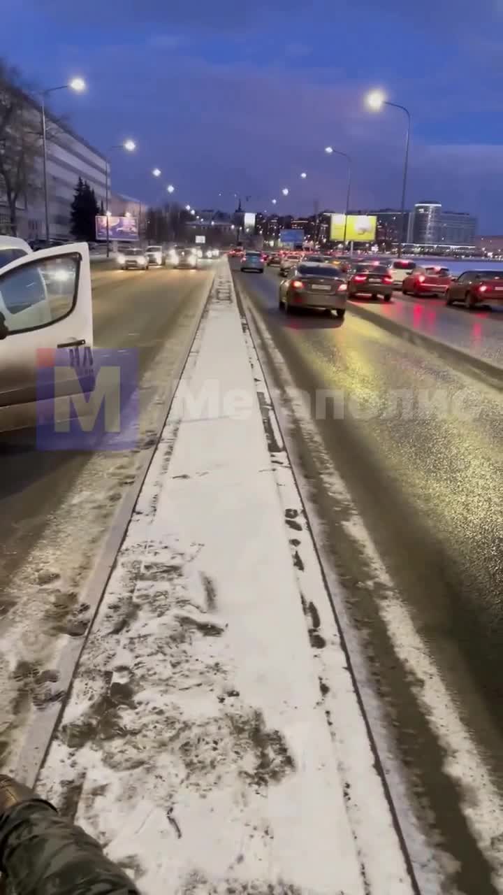 Харли Квинн» по-петербуржски: странная девушка вымещала агрессию на  автомобилях — Мегаполис