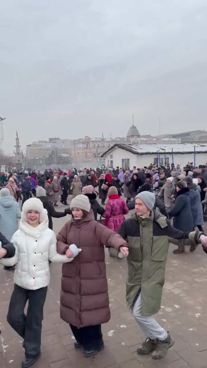 Сотни читинцев станцевали ёхор на площади Ленина: видео - 11 февраля 2024 -  ЧИТА.ру