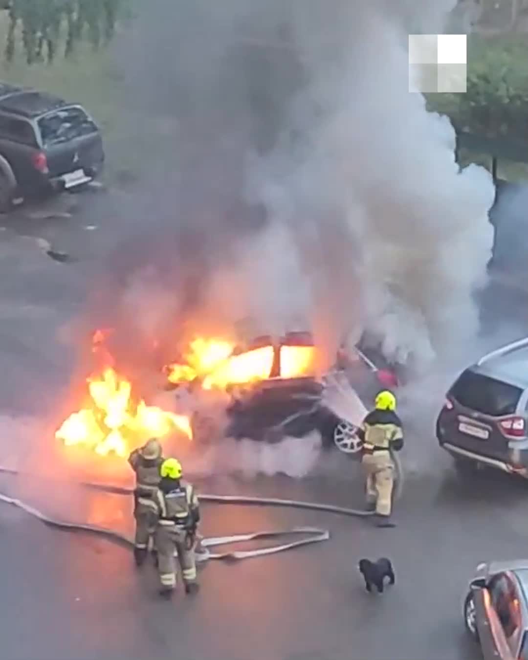 В Ярославле во дворе дома на Труфанова, 21 сгорела иномарка Opel 1 сентября  - 2 сентября 2022 - 76.ру