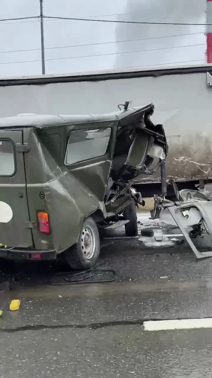 ДТП с военной машиной под Ярославлем у НПЗ: фото, видео - 30 марта 2023 -  76.ру