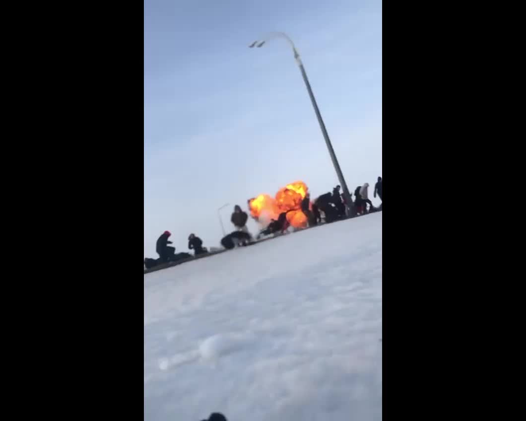 Видео - Политика - В Татарстане украинские беспилотники атаковали завод и  общежитие: видео