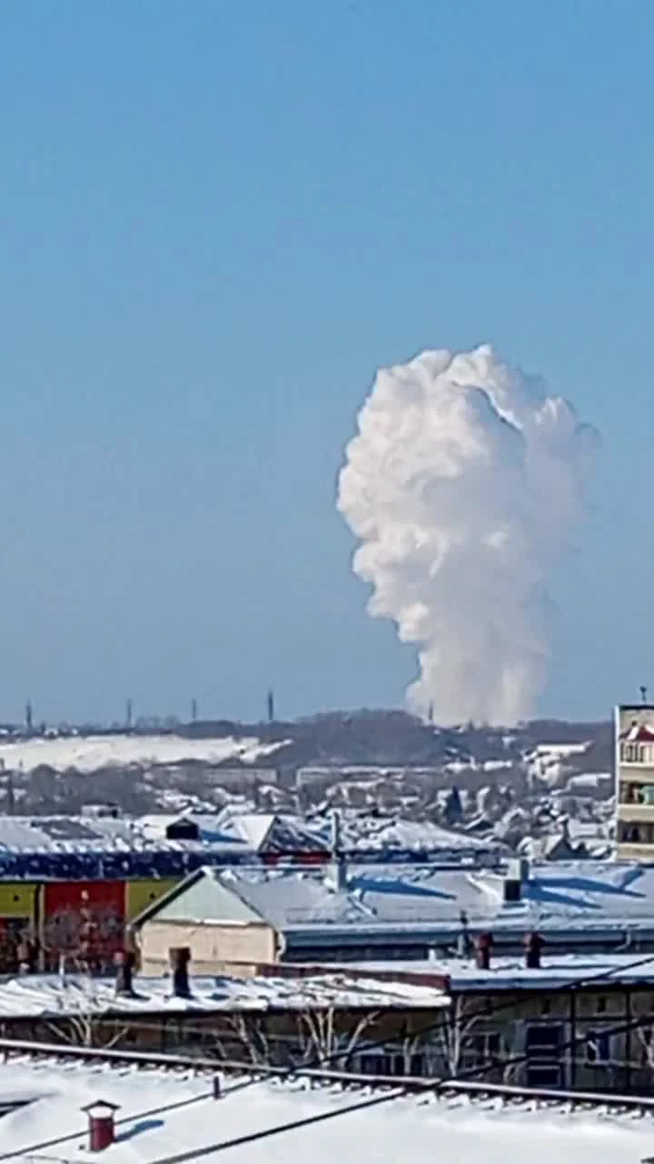 Взрыв в промзоне Бийска — фото, видео, комментарий мэрии и МЧС; что  взорвалось в городе; что за взрыв произошел в пригороде - 15 февраля 2024 -  НГС22.ру