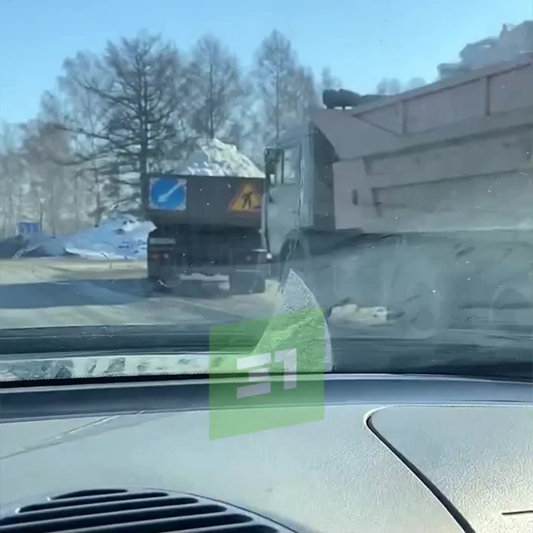 Грузовики со снегом скопились на выезде из Челябинска: куда свозят снег с  улиц - 22 февраля 2024 - 74.ру