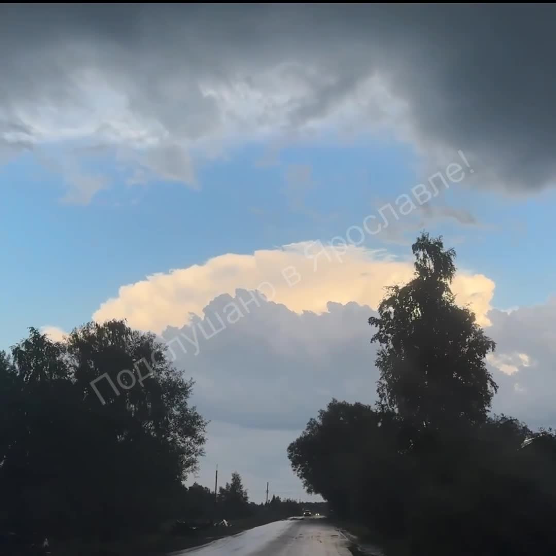 В Ярославской области началась гроза: фото и видео с последствиями - 5 июля  2024 - 76.ру