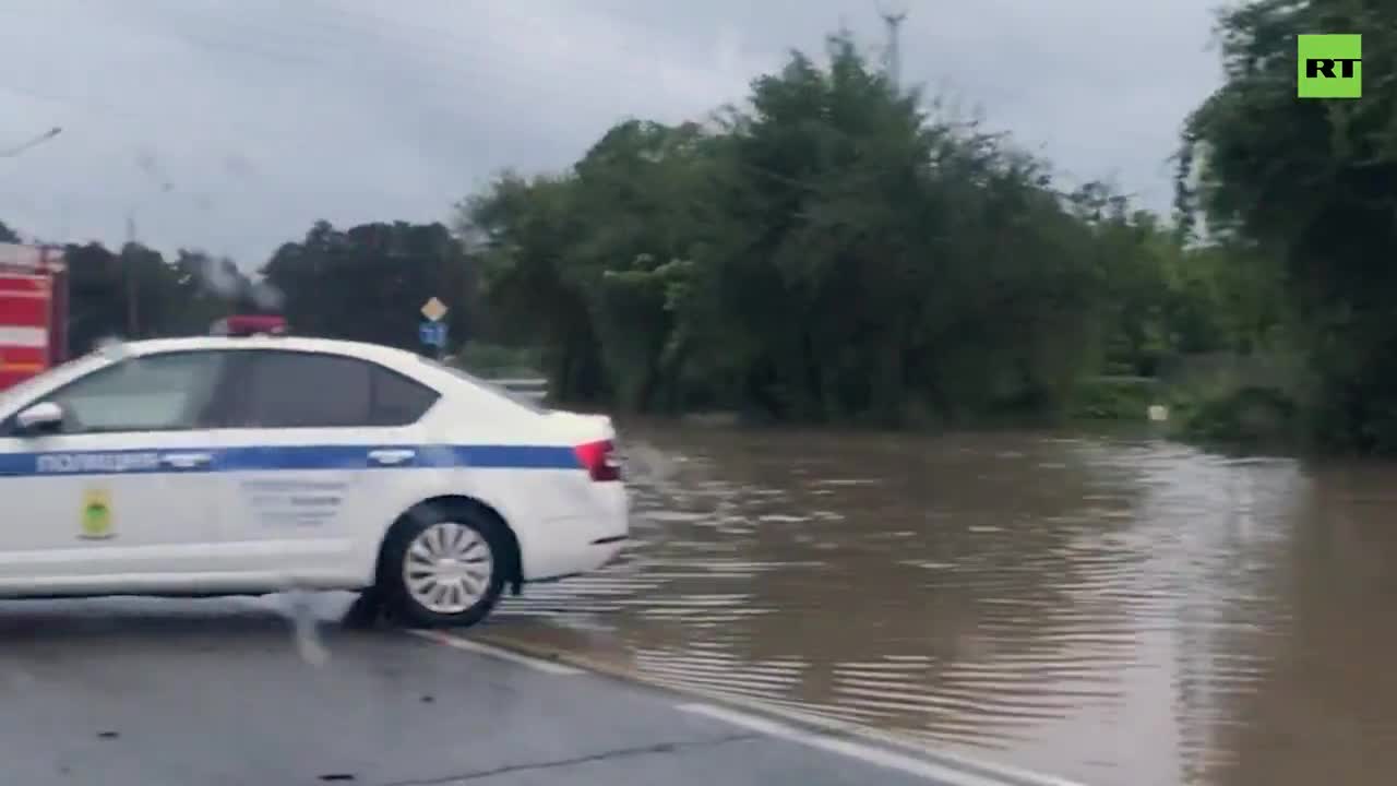 Станица в Краснодарском крае ушла под воду — видео — РТ на русском