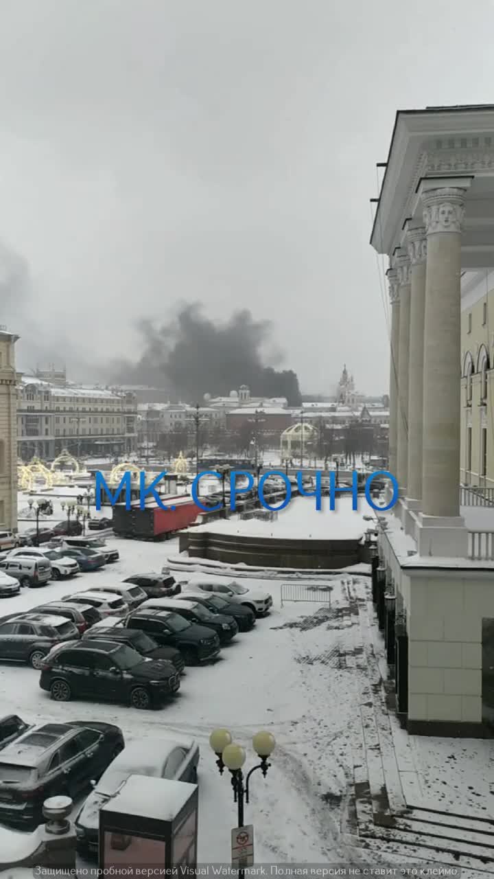 В центре Москвы вспыхнуло реконструируемое здание недалеко от Кремля:  видео, фото, подробности, что горит на Никольской улице - 6 февраля 2024 -  МСК1.ру