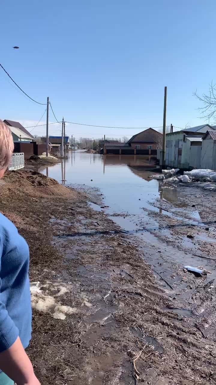 Как выживают люди в затопленной Нижней Павловке в Оренбургском районе - 4  апреля 2024 - 56.ру