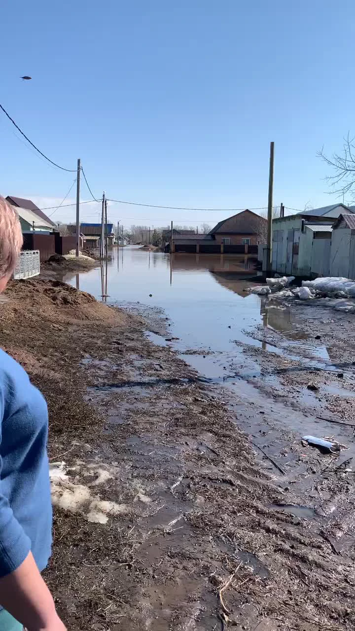 Как выживают люди в затопленной Нижней Павловке в Оренбургском районе - 4  апреля 2024 - 56.ру