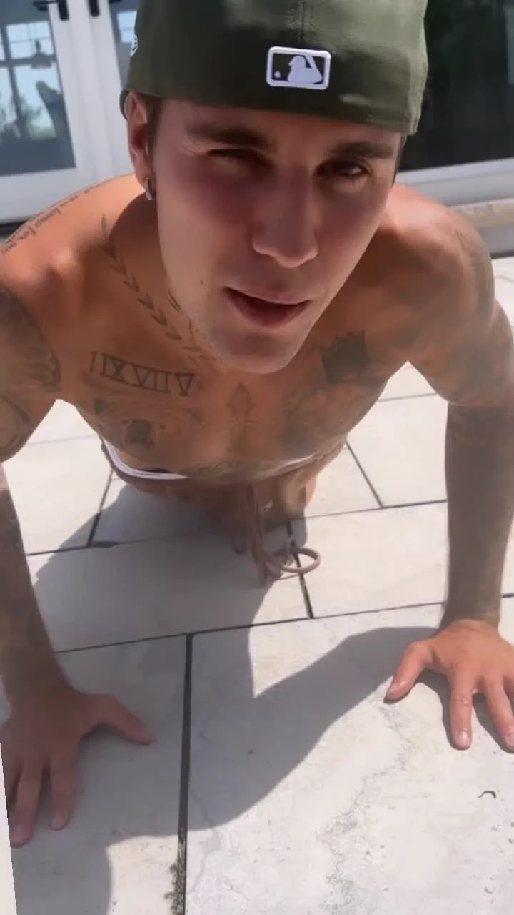 HOT VIDEO: Justin Bieber goes shirtless while Hailey Bieber flaunts figure  in a bikini