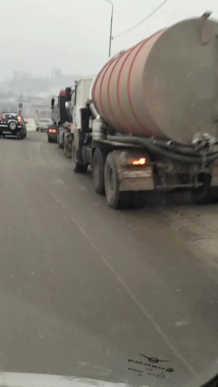 Почему на Покровской развязке в Иркутске создаётся очередь из  ассентизаторских машин? - 27 декабря 2023 - ИРСИТИ.ру