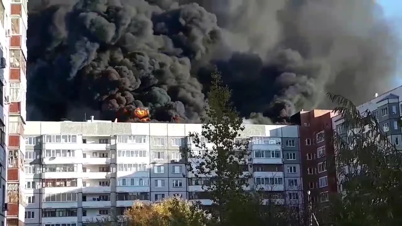 Что горит на Народной в Тюмени 30 сентября, пожар в Тюмени на Народной 10,  что горит в Тюмени, — 30 сентября 2021 года - 30 сентября 2021 - 72.ру