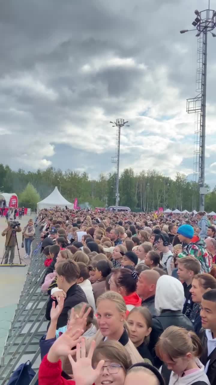 Фестиваль «Верный отличник» в парке Маяковского: фоторепортаж - 2 сентября  2023 - Е1.ру