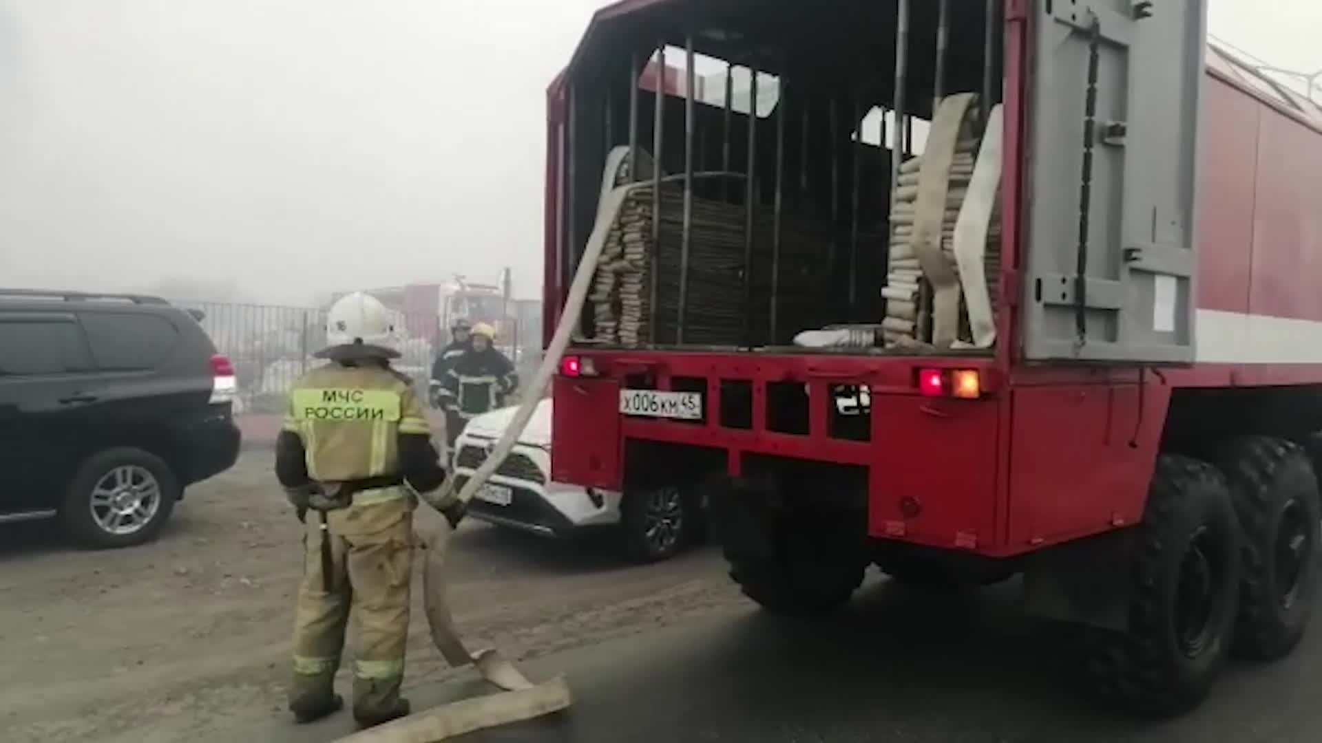 В Кургане горели заброшенные дачи, из-за этого было перекрыто шоссе Тюнина  - 2 мая 2021 - 45.ру