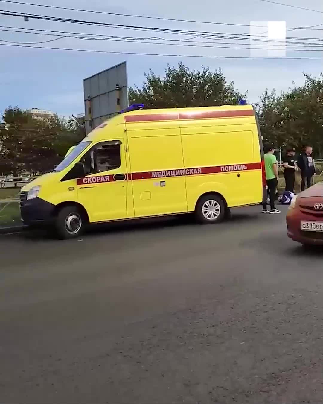 Мотоциклист попал в больницу после столкновения с KIA Rio на Мира — видео с  последствиями аварии, 10 сентября 2022 г. - 10 сентября 2022 - НГС.ру