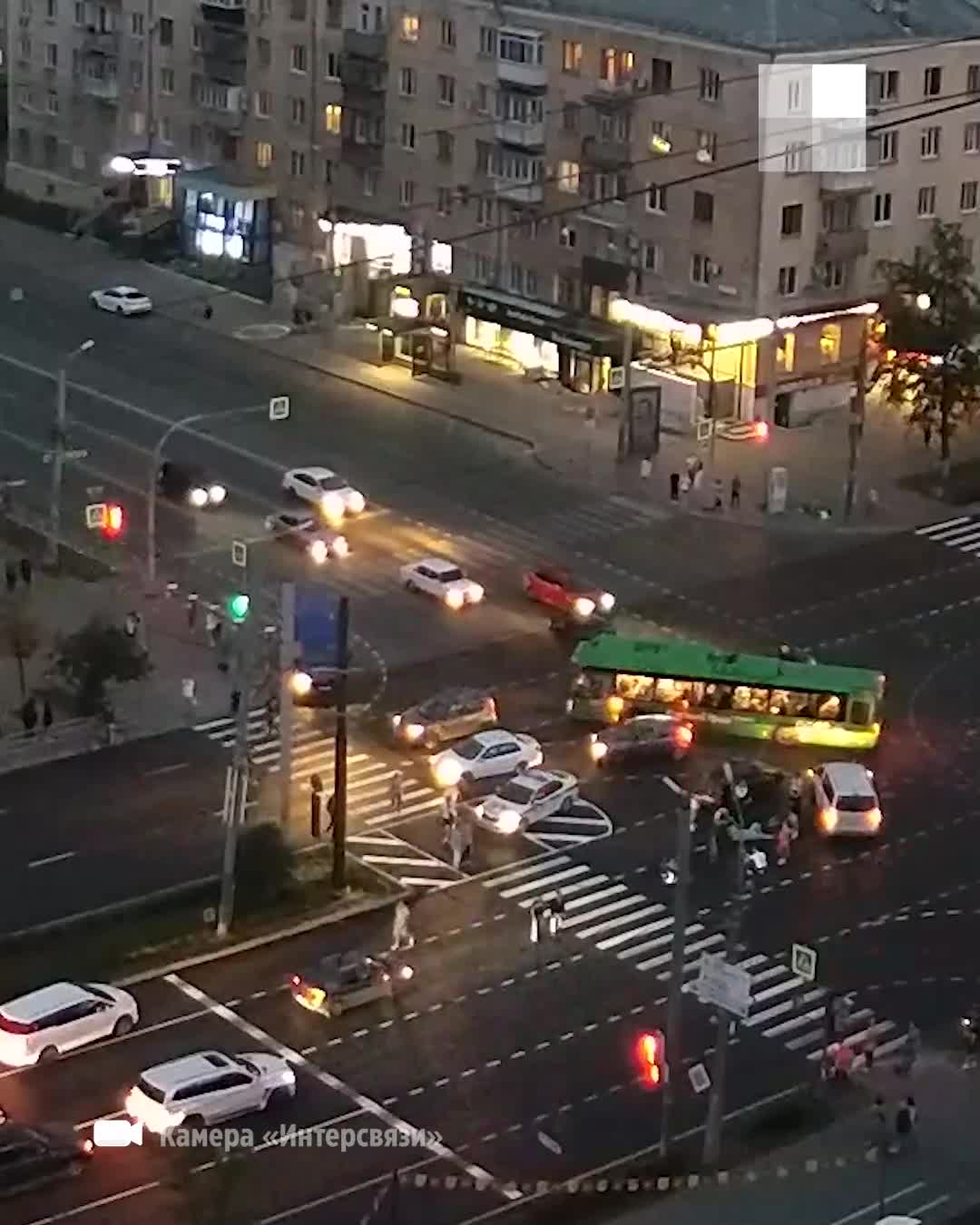 ДТП с женщиной, сбитой мотоциклистом в центре Челябинска, попало на видео |  74.ру - новости Челябинска