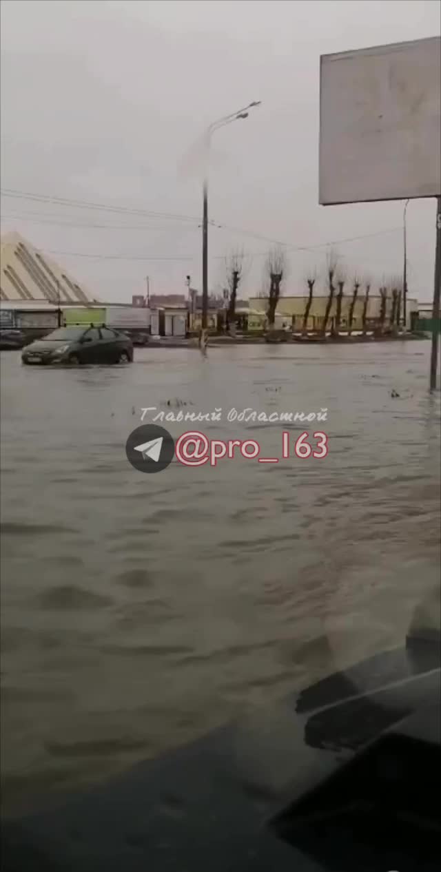 Тольятти ушел под воду после дождя, видео - 27 марта 2024 - 63.ру